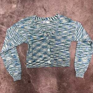 Hollister V-Neck Button-Front Cropped Cardigan in Blue and Green size small